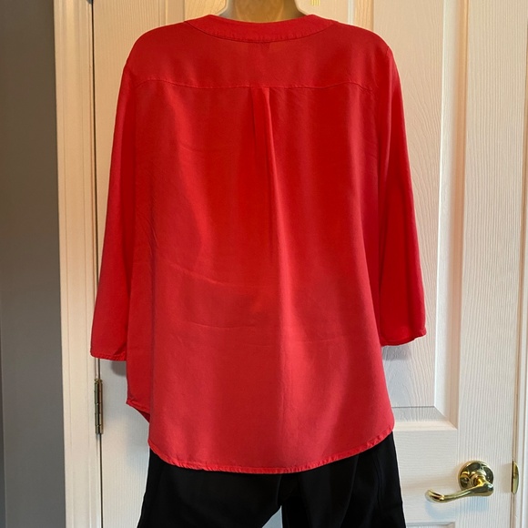 BUY 2 ITEMS GET 1 FREE - Chico’s Cold Shoulder Blouse Sz 12 - Picture 5 of 8